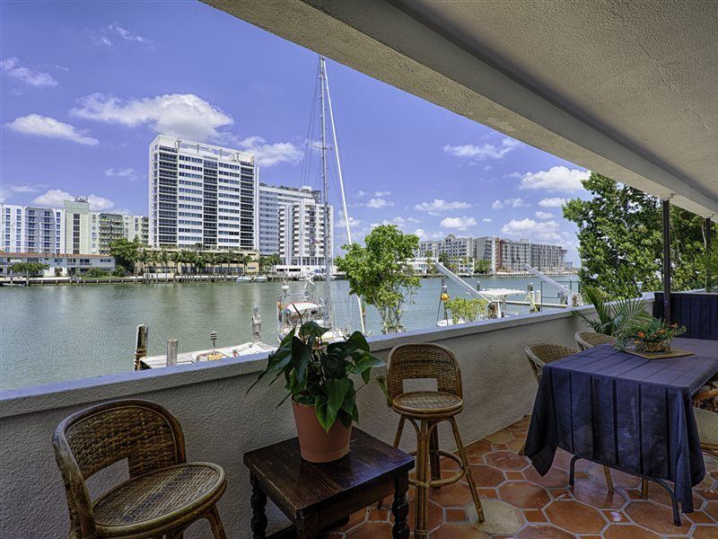 Miami Whitehouse Apartments North Bay Village Eksteriør billede
